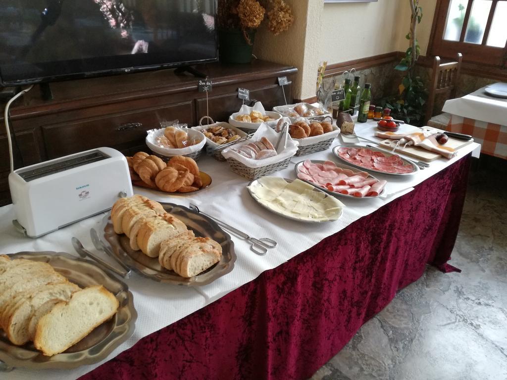 Hostal Los Pinares Lloret de Mar Exteriér fotografie