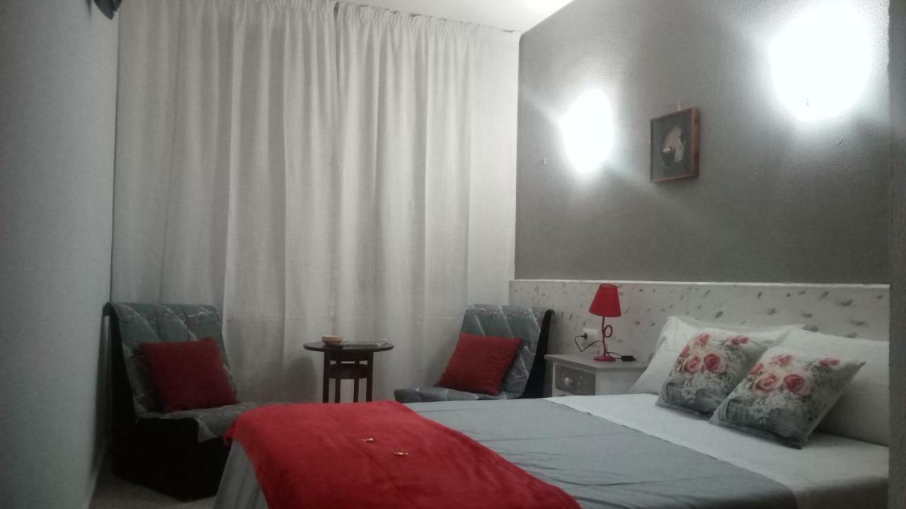 Hostal Los Pinares Lloret de Mar Exteriér fotografie